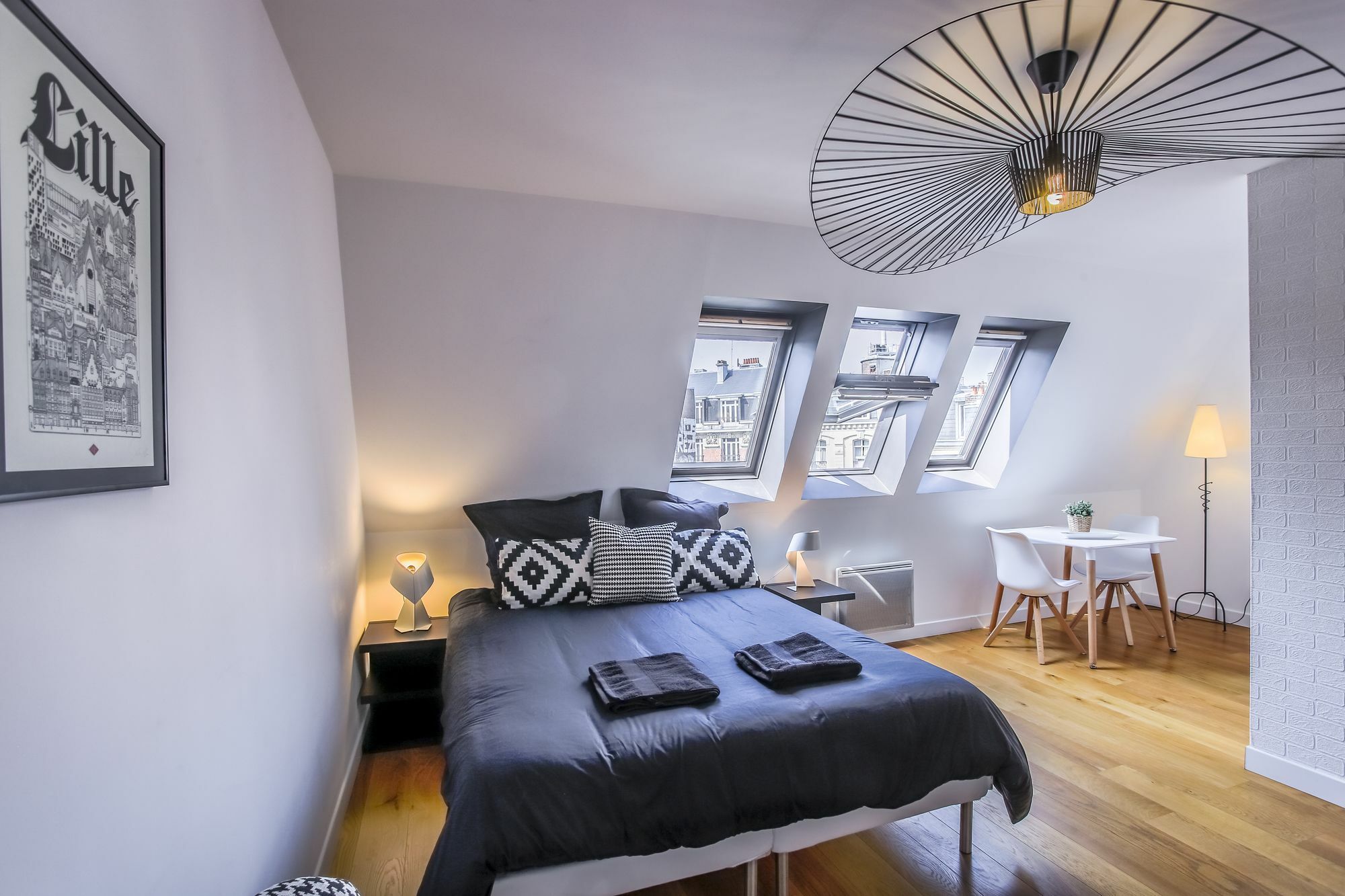 Appartement Design Hyper Centre Lille - Netflix Wifi Fibre - Parking Extérieur photo
